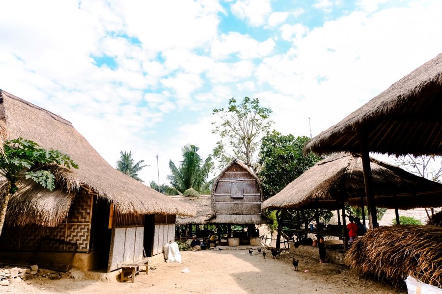 Aktivitas wisata di Desa Ende