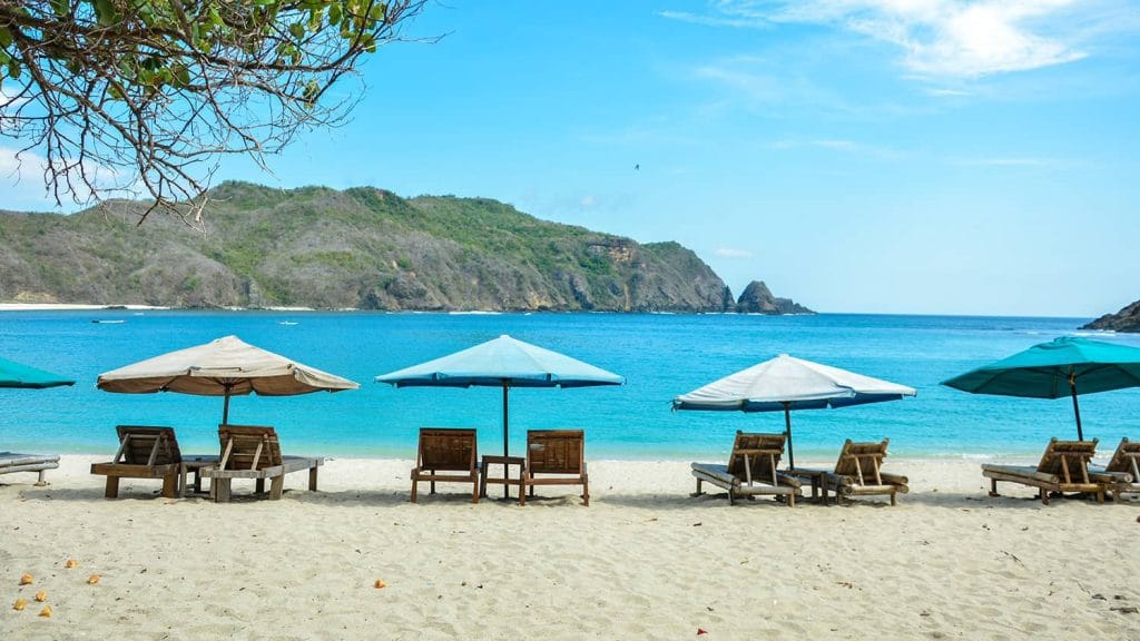Waktu Terbaik ke Pantai Mawun