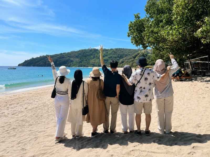 Pantai nipah Lombok untuk Rombongan
