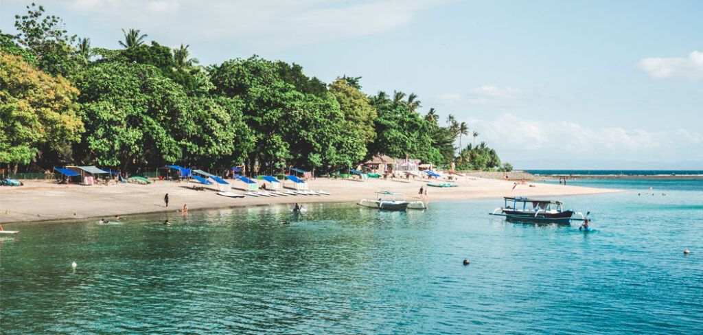 paket wisata pantai senggigi