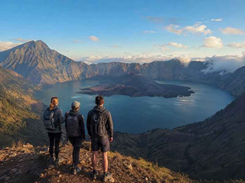 Paket Lombok Danau Segara Anak 3 hari 2 malam untuk pemula