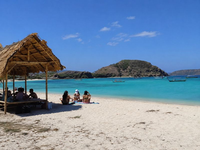 Waktu Terbaik ke Pantai Gerupuk