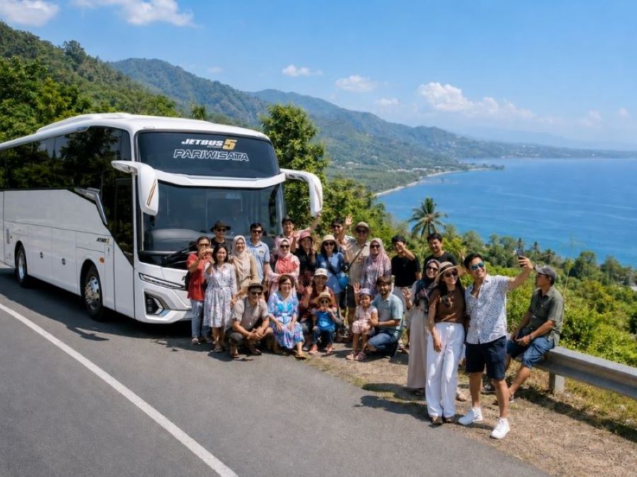 perbedaan medium bus dan big bus untuk wisata Lombok