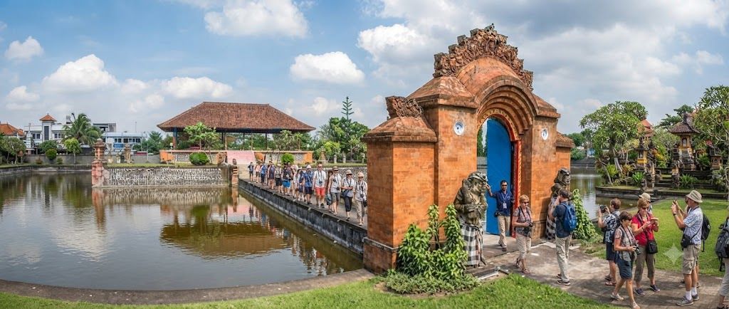 Taman Mayura untuk rombongan