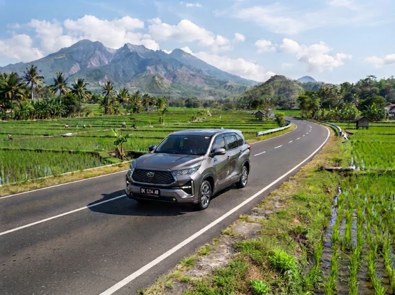 sewa mobil ke desa sade