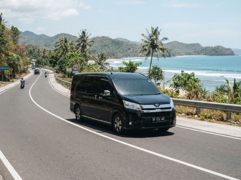 Hiace Premio untuk Wisata Lombok