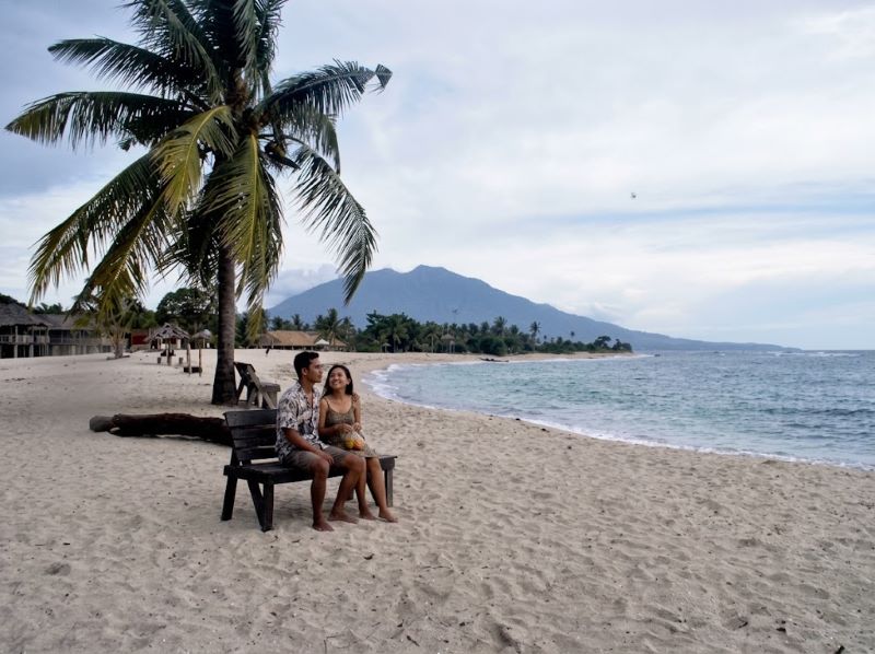 Pantai Gerupuk untuk pasangan honeymoon