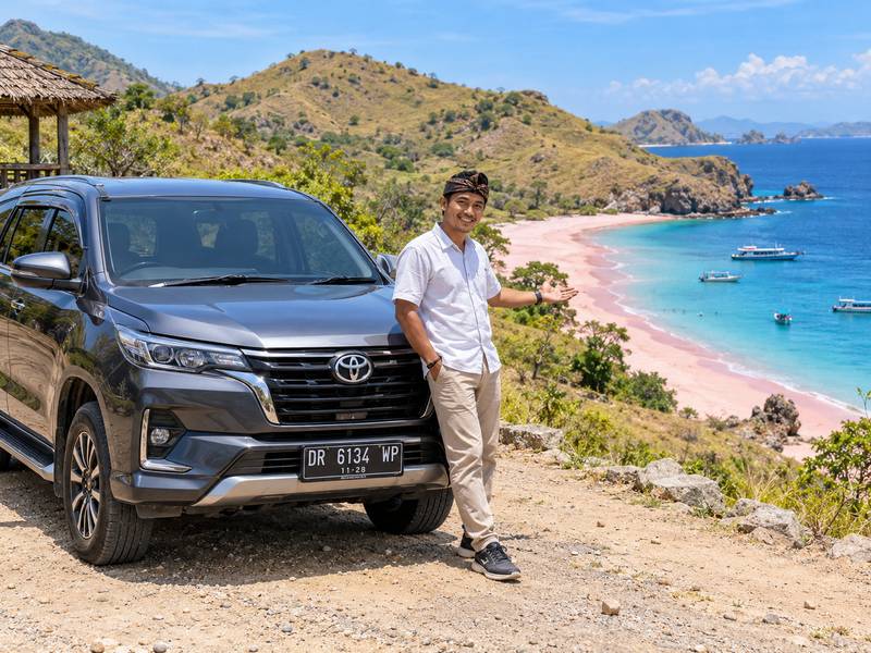 driver lokal dan kendaraan wisata untuk perjalanan Pantai Pink