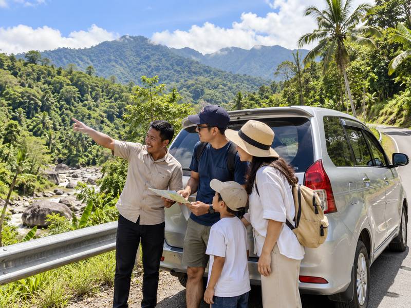 driver lokal menuju air terjun Mangku Sakti