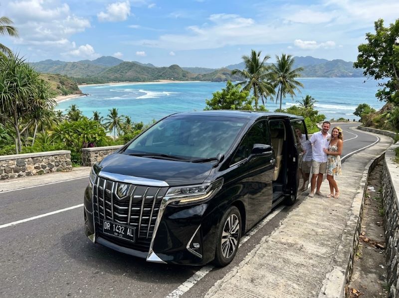 Alphard untuk honeymoon di Lombok