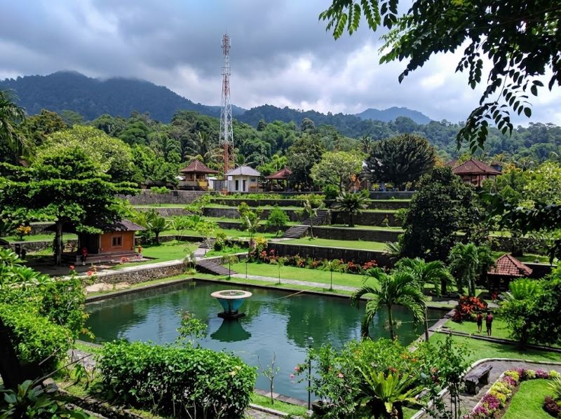 liburan di Taman Narmada