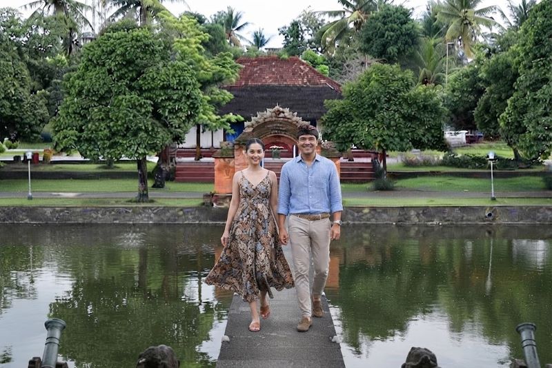 memilih spot foto Taman Mayura