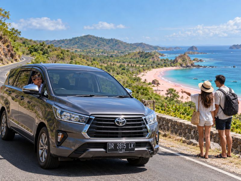 perjalanan menuju Pantai Pink menggunakan mobil dengan sopir di Lombok