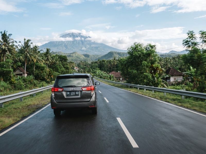 sewa mobil di Lombok dengan sopir