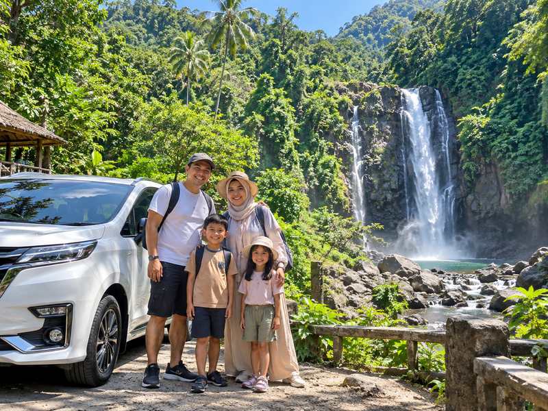 liburan keluarga ke Air Terjun Umar Maya