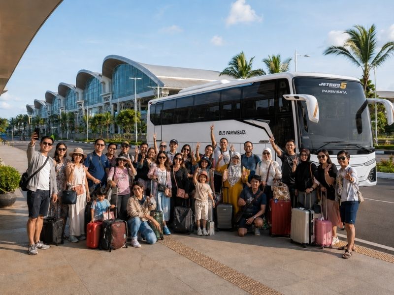 paket sewa bus 31 seat lombok