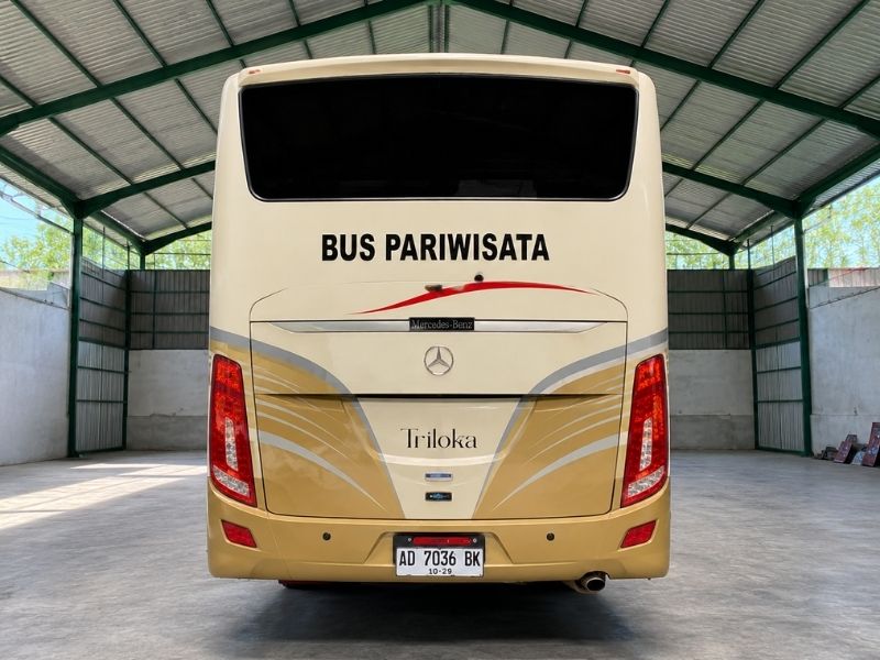 sewa big bus driver bbm lombok