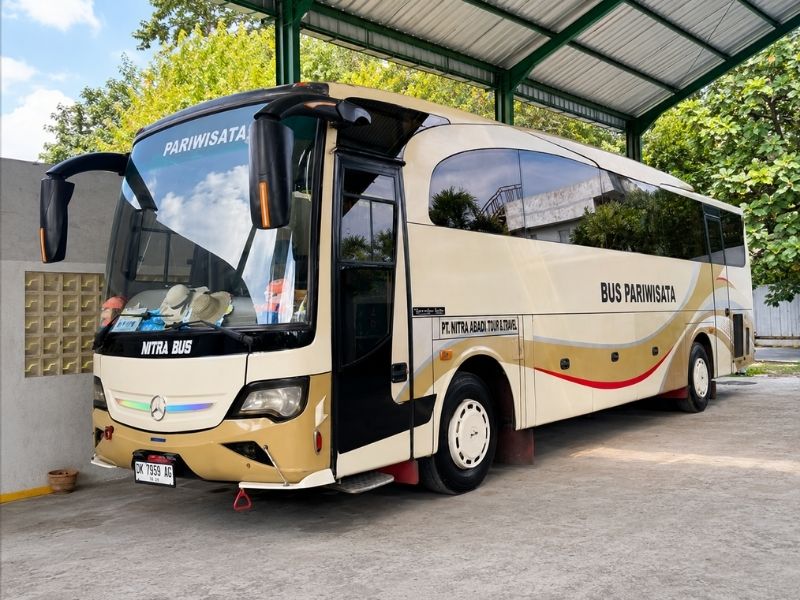 sewa bus besar lombok