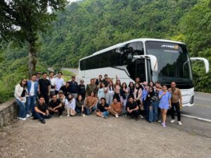 sewa bus lombok untuk rombongan besar