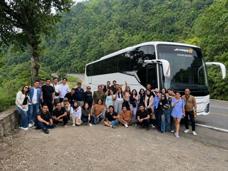sewa bus lombok untuk rombongan besar