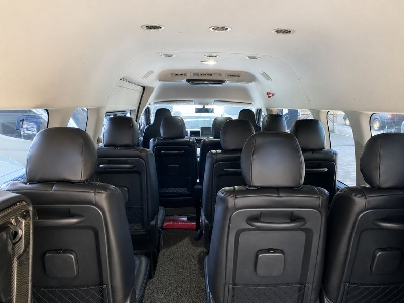 sewa hiace commuter lombok driver bbm