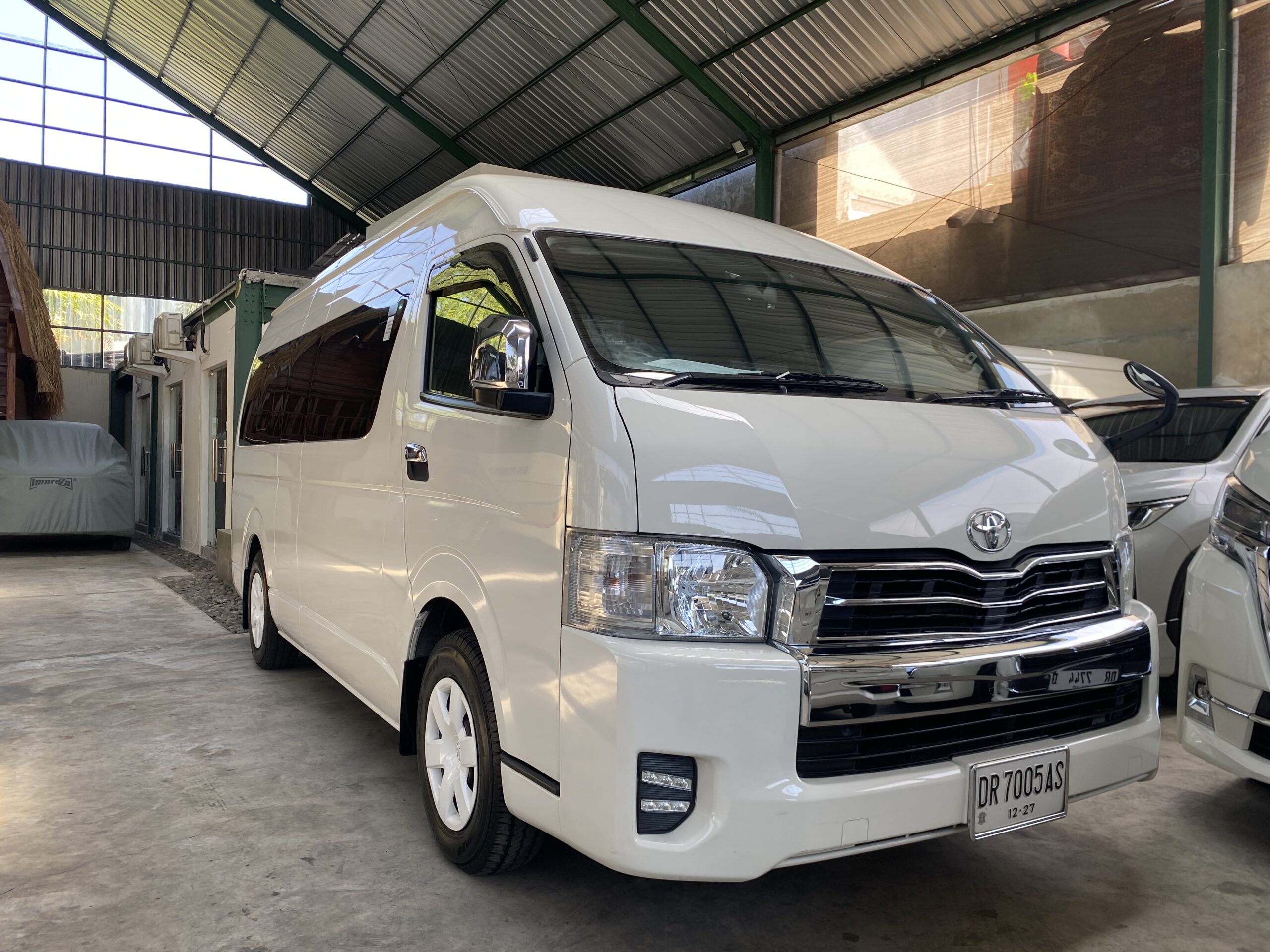 sewa hiace lombok dengan supir