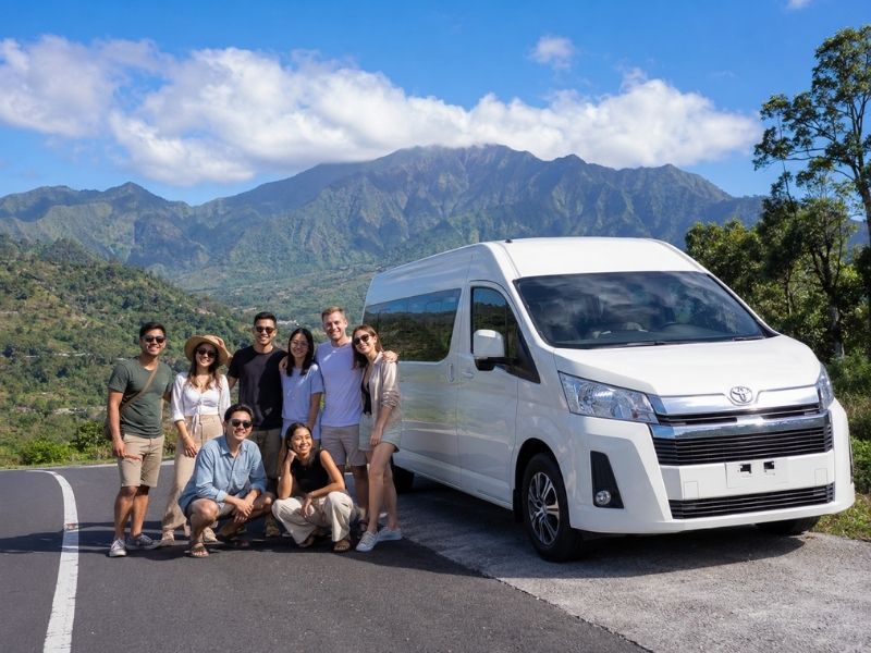sewa hiace premio lombok dengan supir