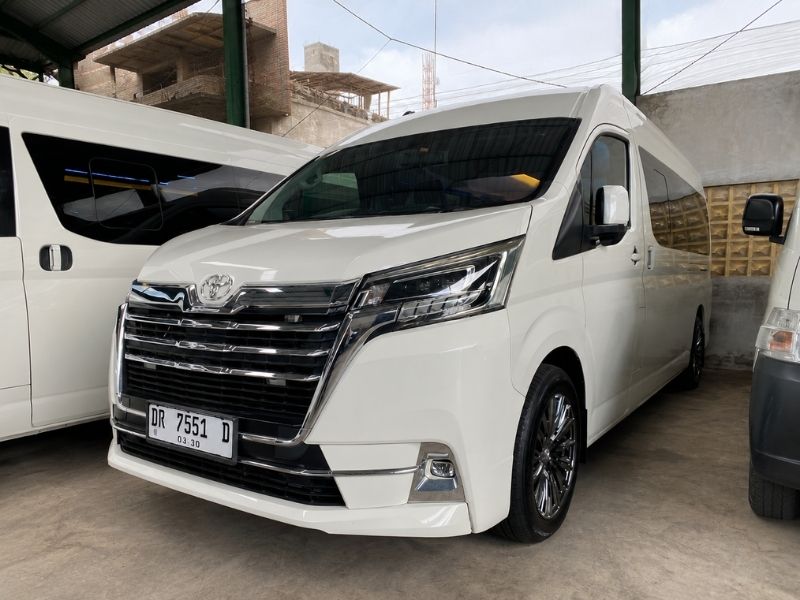 sewa hiace premio luxury lombok