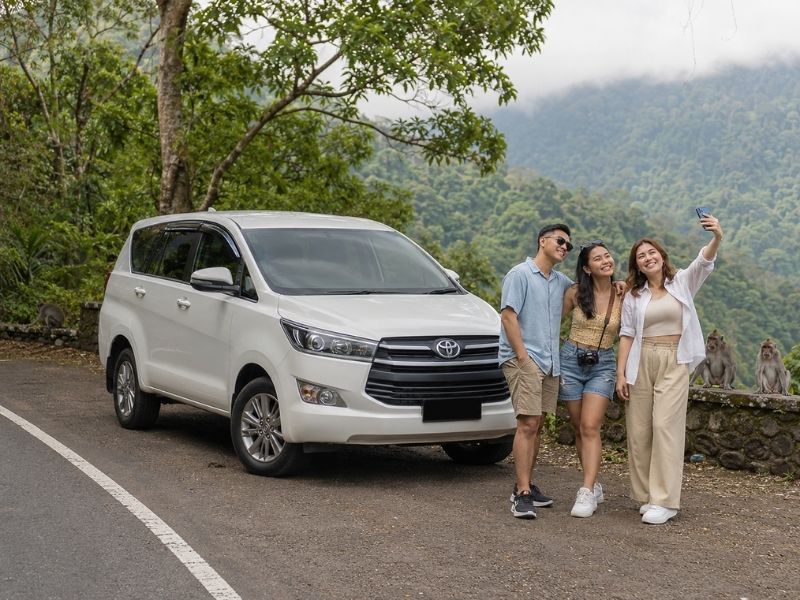 sewa innova reborn lombok dengan supir