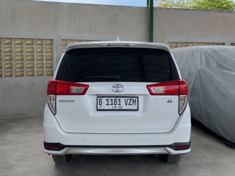 sewa innova zenix hybrid lombok