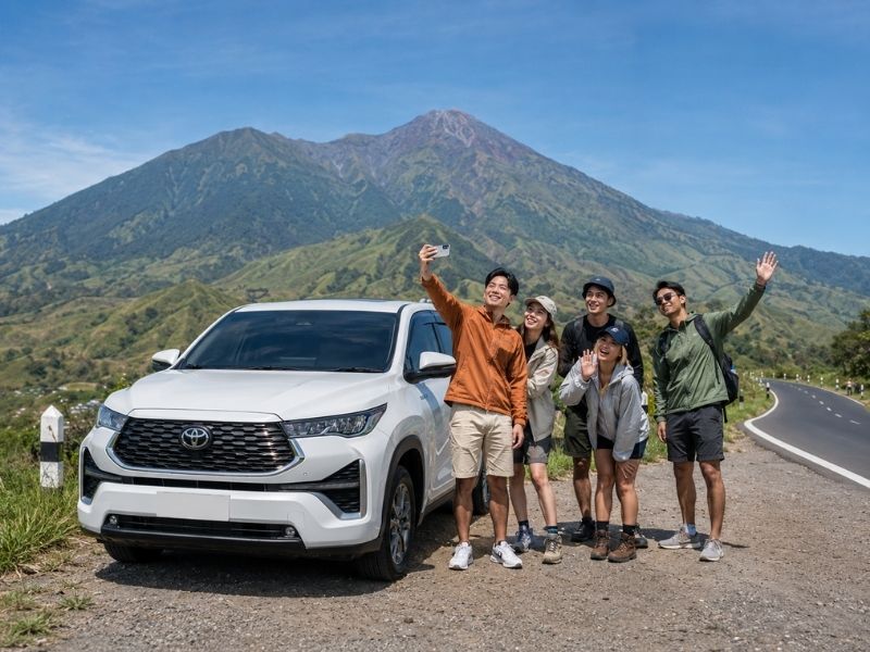 sewa innova zenix q lombok