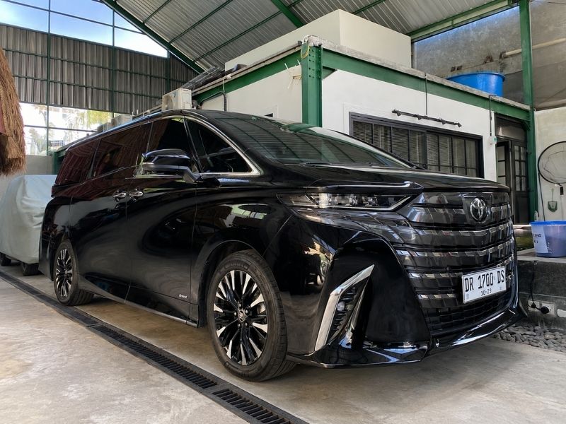 sewa mobil alphard lombok