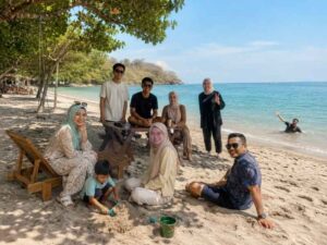 Wisata pantai Nipah