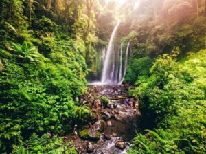 Air terjun Tiu Kelep untuk keluarga