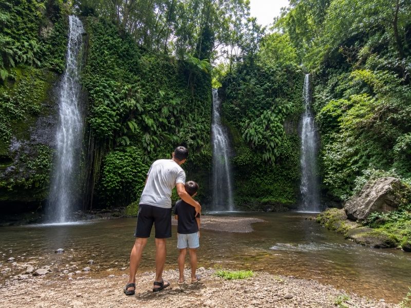 Objek wisata air terjun benang stokel