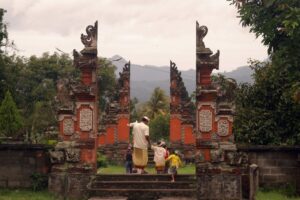 Paket Wisata Pura Lingsar
