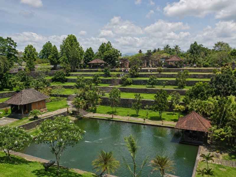 Taman Narmada Miniatur Gunung Rinjani