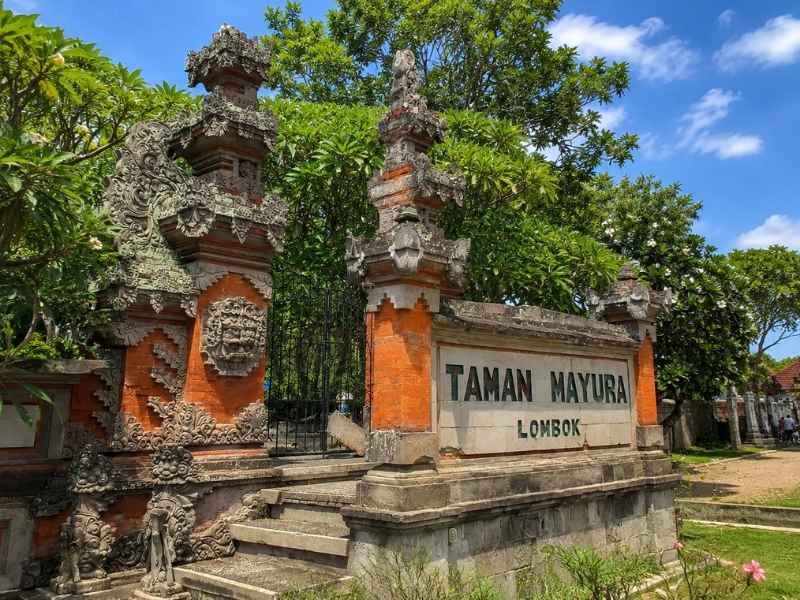 Wisata Taman Mayura Lombok
