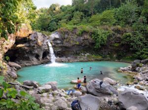 air terjun Umar Maya untuk anak