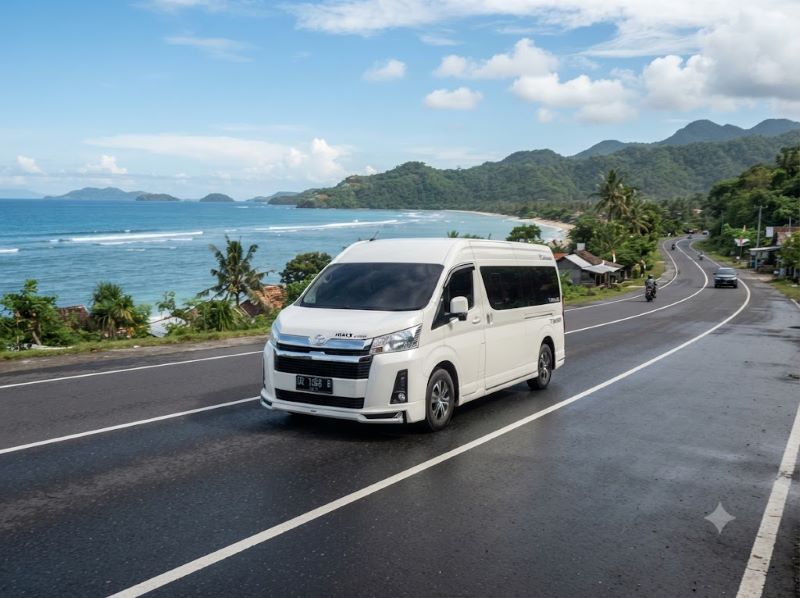 mobil luxury 10 seat untuk wisata Lombok