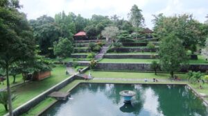 wisata religi Taman Narmada