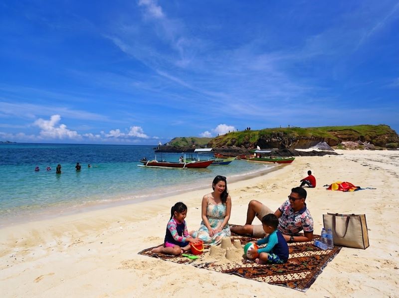 Pantai Seger untuk rombongan