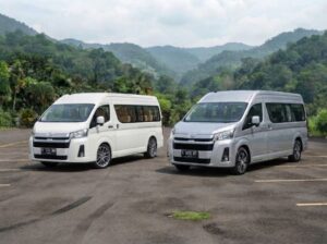 Hiace Commuter atau Premio untuk wisata Lombok
