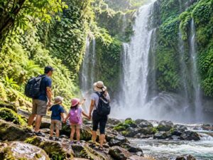 air terjun Tiu Kelep untuk anak