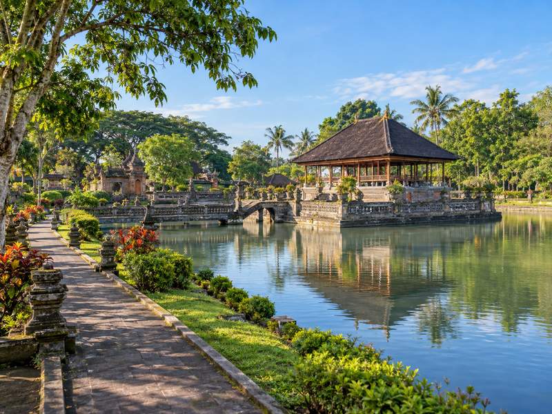 Jam buka Taman Mayura